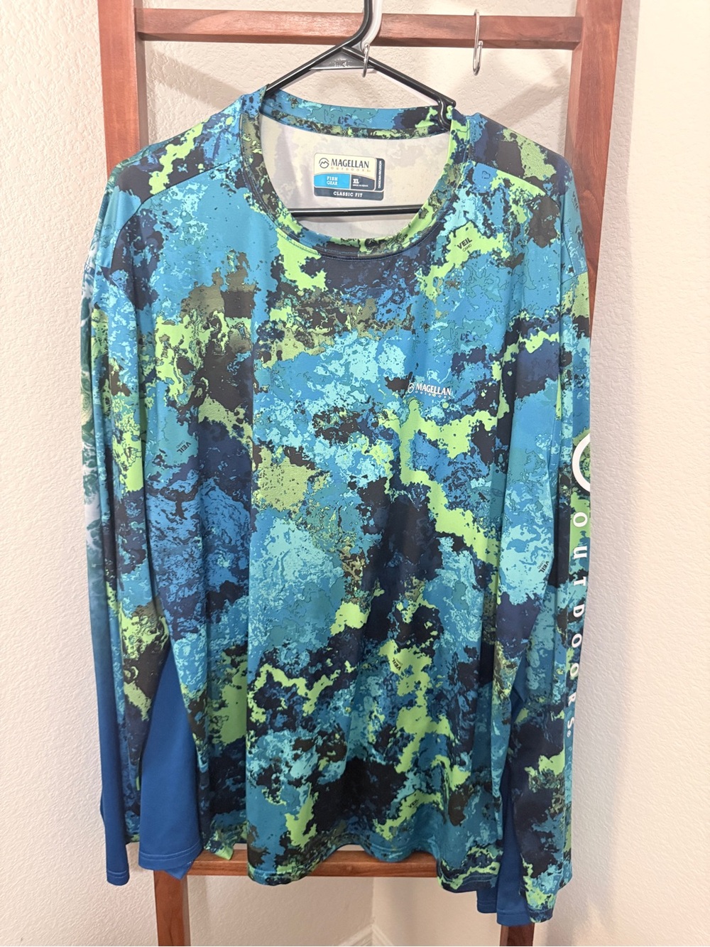 Magellan Outdoors 2 Blue & Green Long-Sleeve Performance Tees - Picture 4 of 7